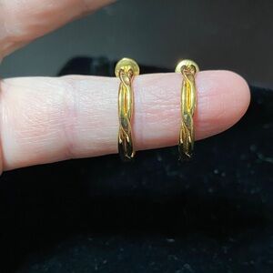 Elegant Monet vintage open Gold Hoop Earrings
